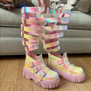 sugarthrillz by dolls kill
Size: 7M